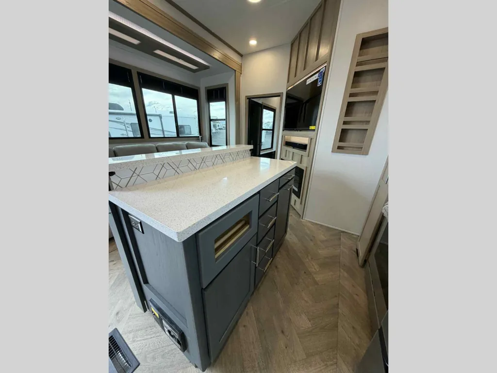 2026 Keystone Raptor 415, Photos photo 9