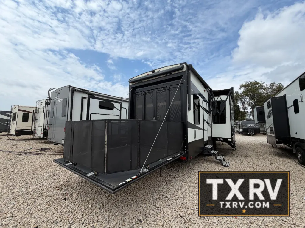 2018 Grand Design Momentum 351M, Photos photo 93