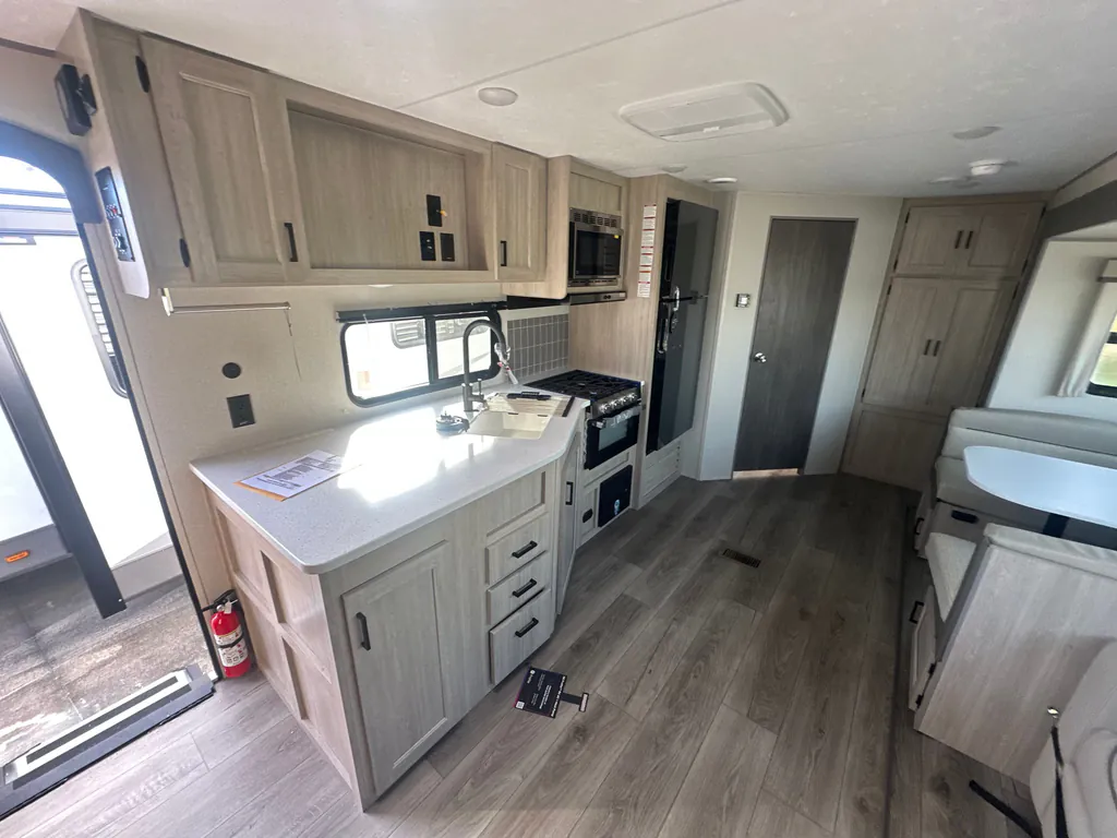2026 Coachmen Catalina Legacy Edition 243RBS, Photos photo 18