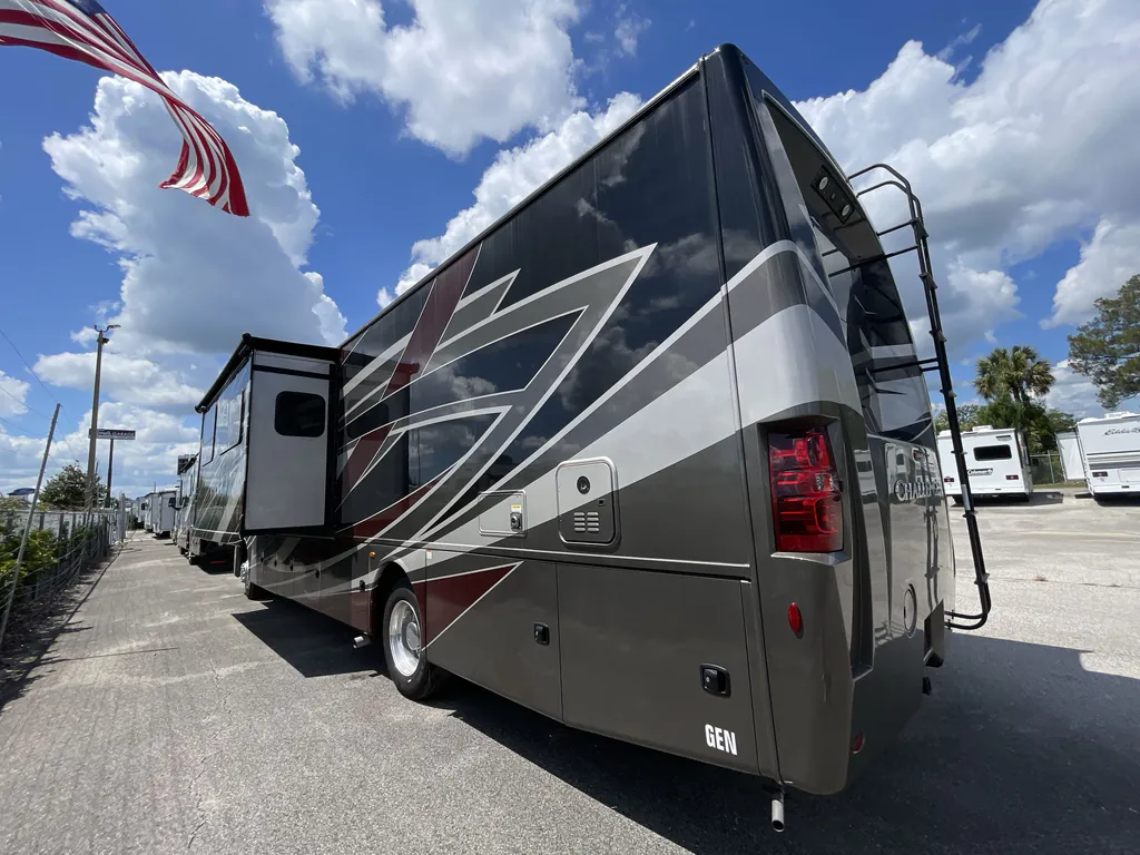 2023 Thor Motor Coach Challenger 35MQ, Photos photo 6