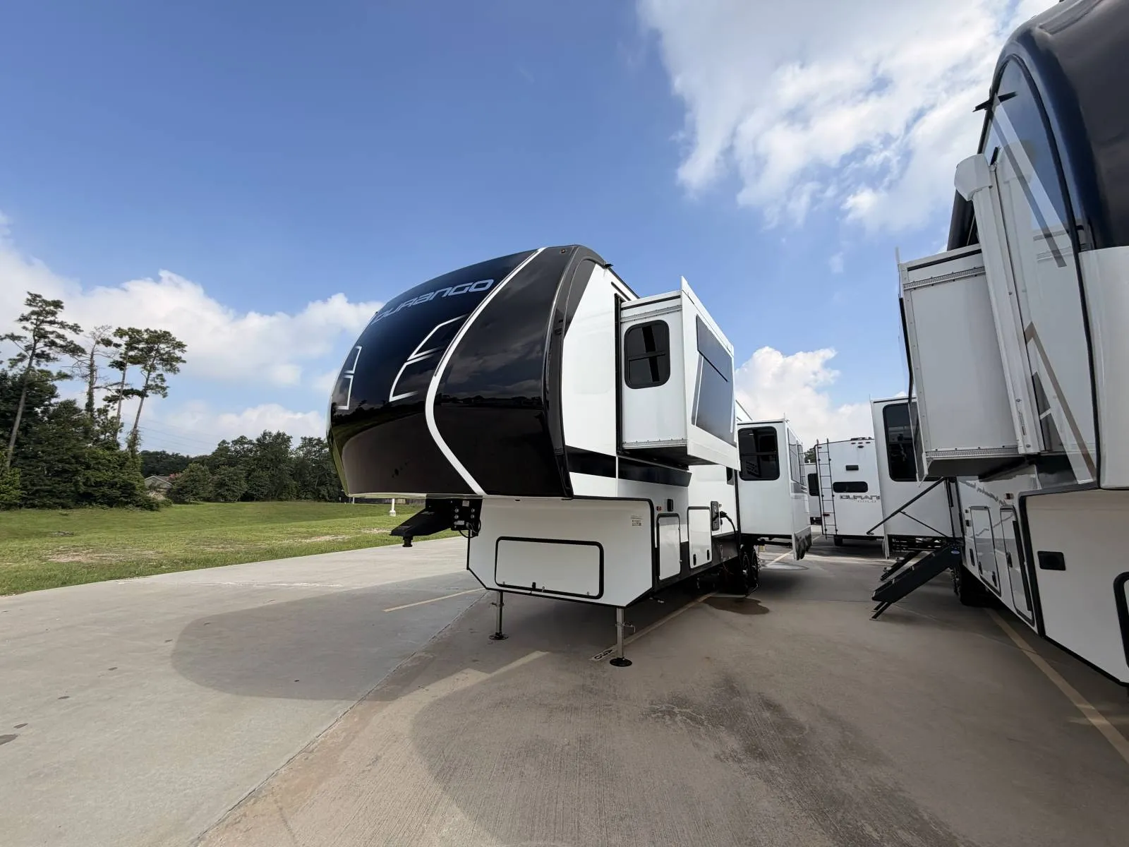 2027 Kz-rv Inc DURANGO 321RKT - Main photo