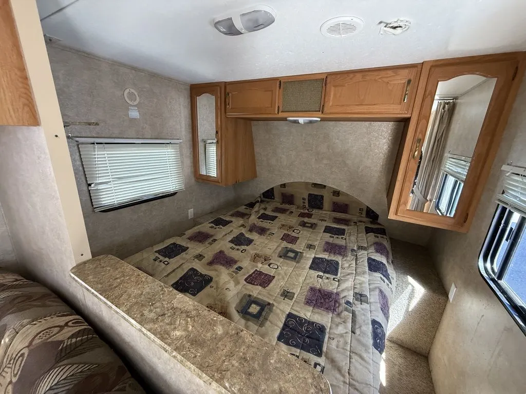 2010 Keystone RV Springdale 232RBLWE - Photo 4