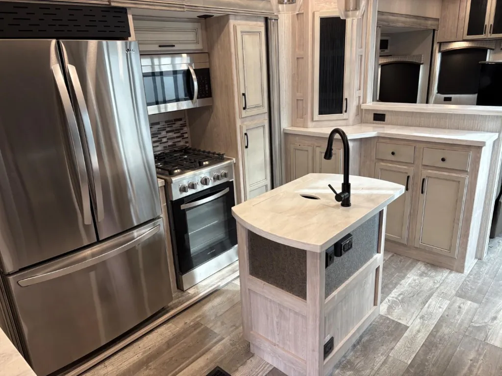 2022 Forest River Sandpiper Destination 420FL, Photos photo 10