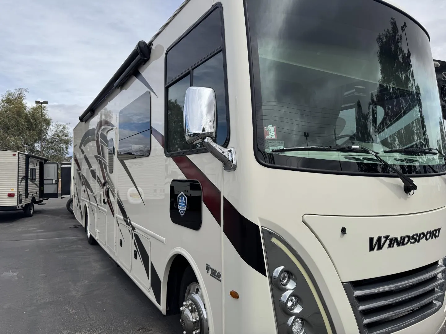 2023 Thor Motor Coach Windsport 34J - Photo 2