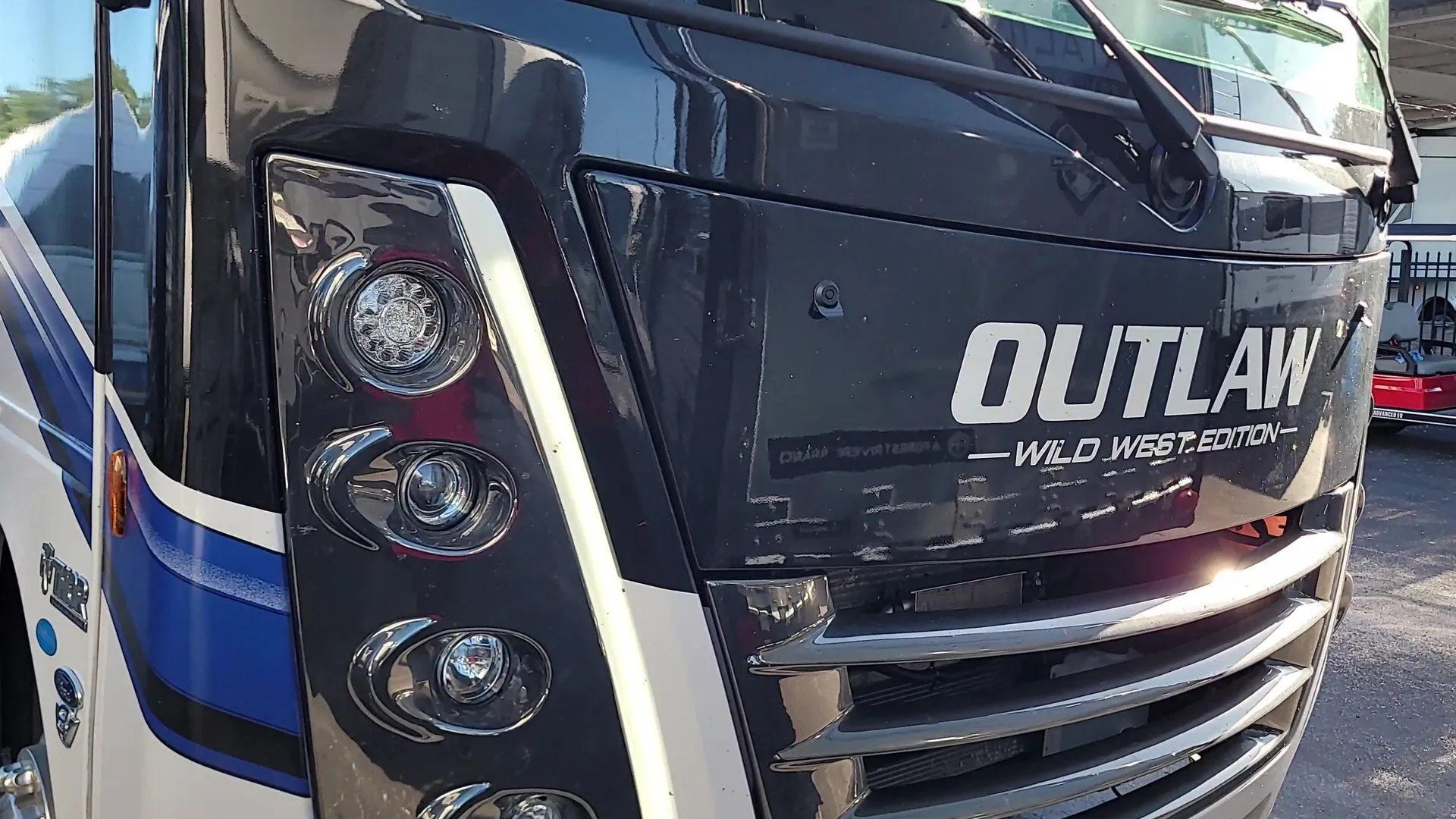 2026 Thor Motor Coach Outlaw Wild West Edition 38K - Photo 3