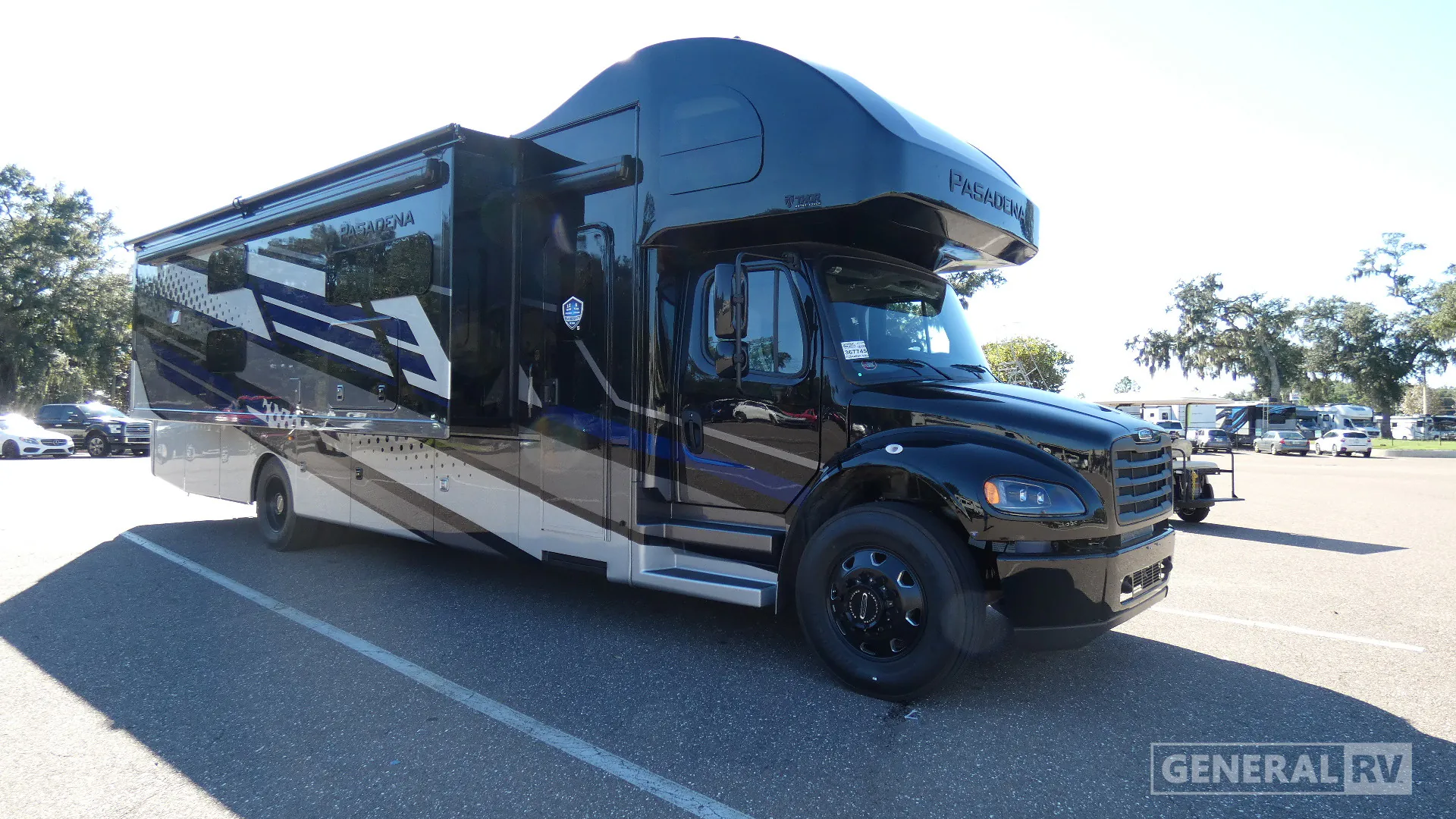 2027 Thor Motor Coach Pasadena SV 38XL - Photo 2