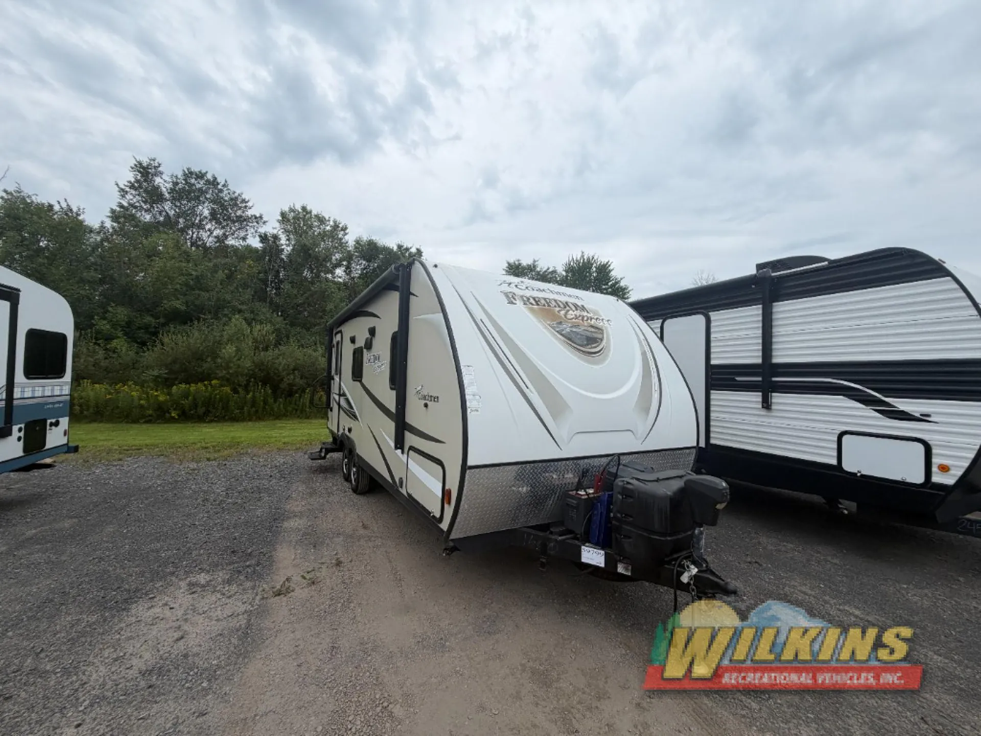 2017 Coachmen Freedom Express Ultra Lite 204 RD - Photo 2