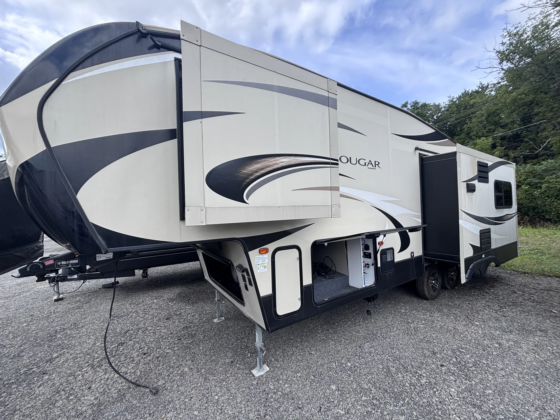 2019 Keystone Cougar Half-Ton 27SGS - Photo 3