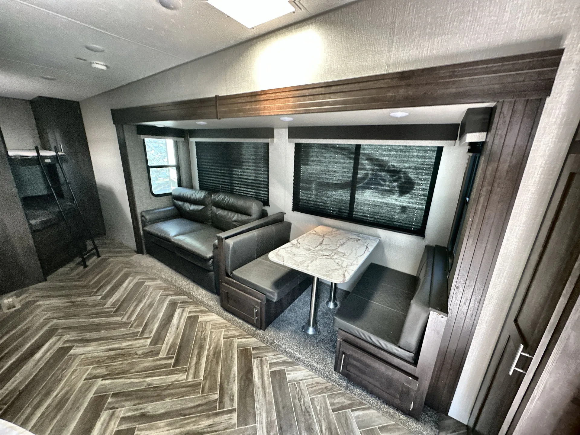 2021 K-Z Rv Sportsmen 292BHK — living area main