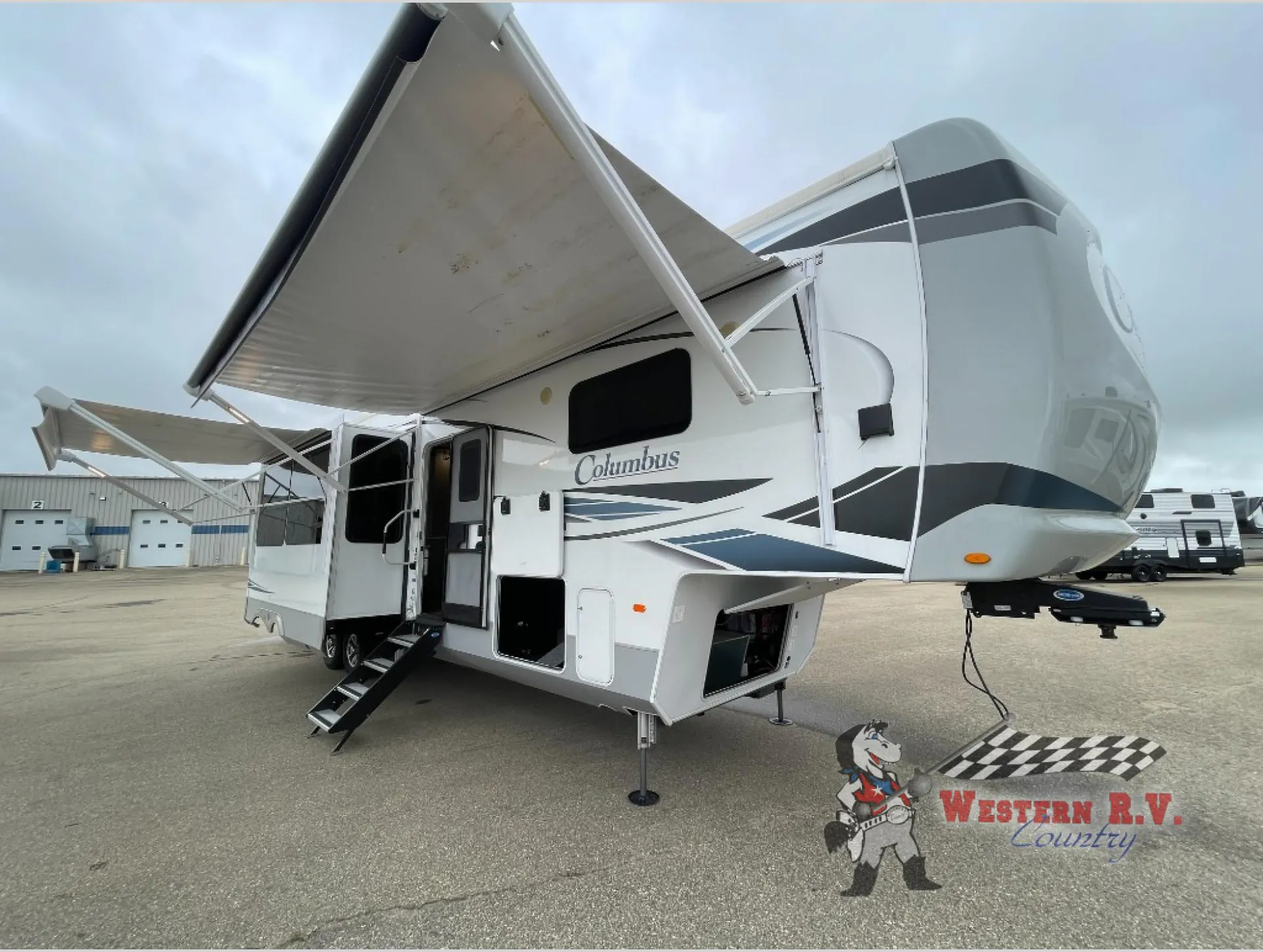 2023 Palomino Columbus 375BH - Photo 3