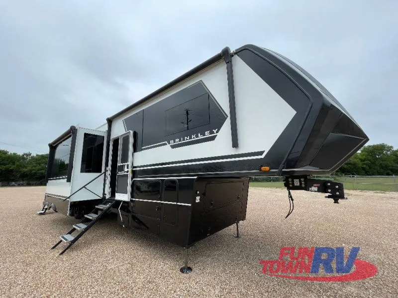 2024 Brinkley Model G 3950 - Photo 2