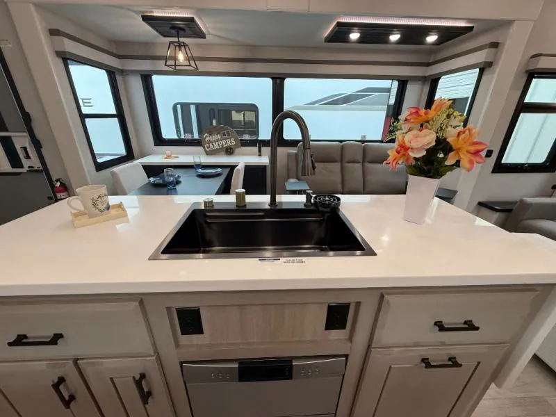 2026 Jayco Pinnacle 36FBTS, Photos photo 12