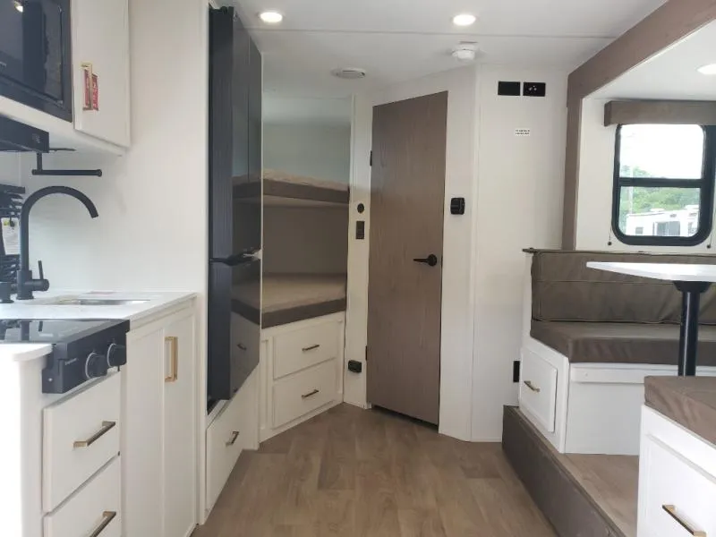 2027 Grand Design Transcend One 161BH - Photo 3