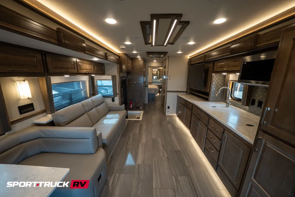2024 Renegade RV Classic 43CMD - Photo 3