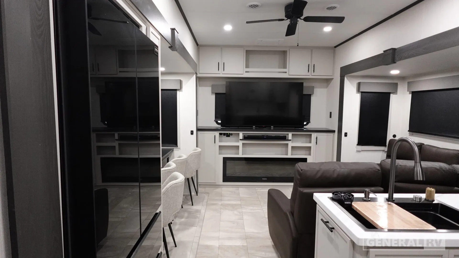 2026 Prime Time RV Sanibel 34LOUNGE - Photo 3