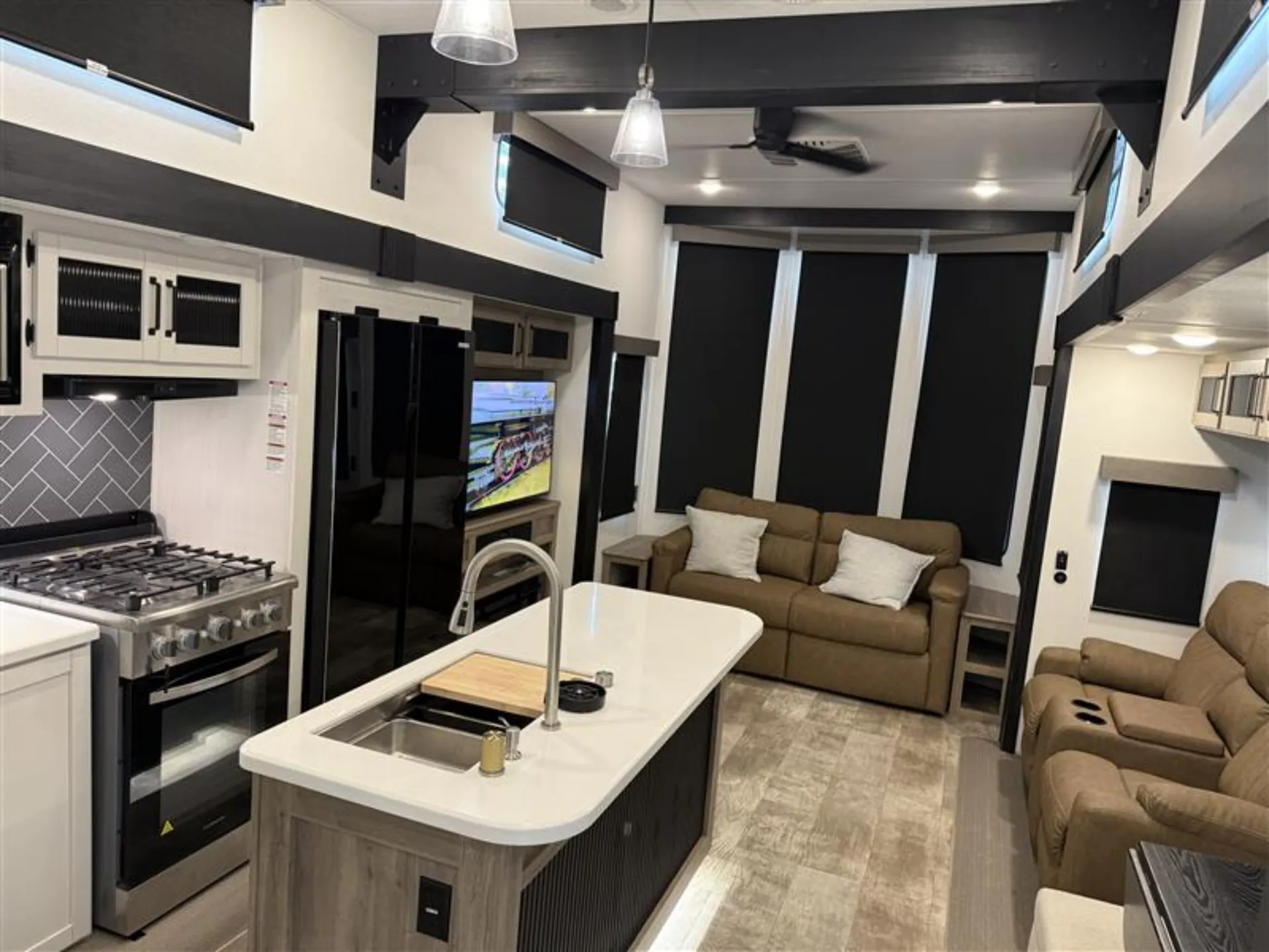 2025 Forest River Puma 402LFT
