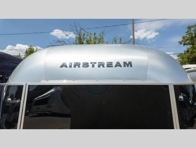 2026 Airstream Flying Cloud 28RB - Photo 3