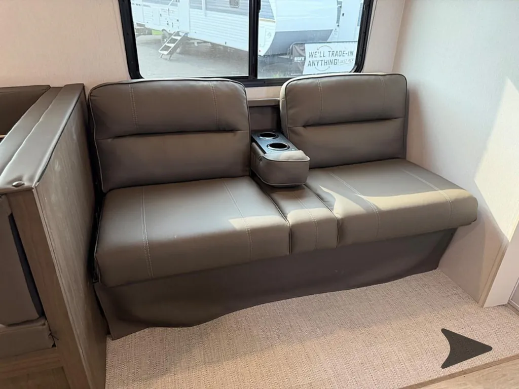 2027 Coachmen Freedom Express Select 29SE, Photos photo 24