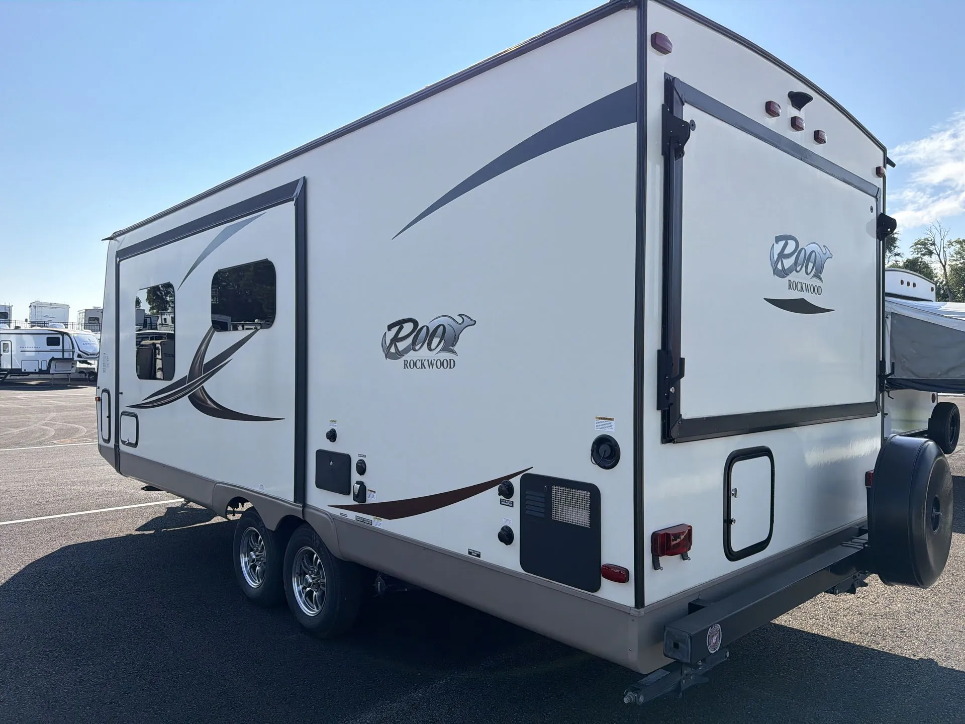 2016 Forest River Rockwood Roo 23IKSS — Photo 6