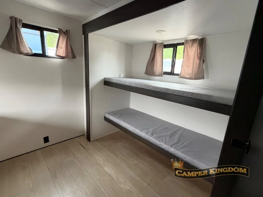 2027 Shasta I-5 532BEDS, Photos photo 19