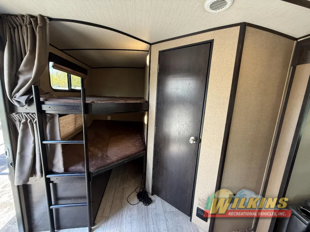 2018 Grand Design Imagine 2800BH, Photos photo 9