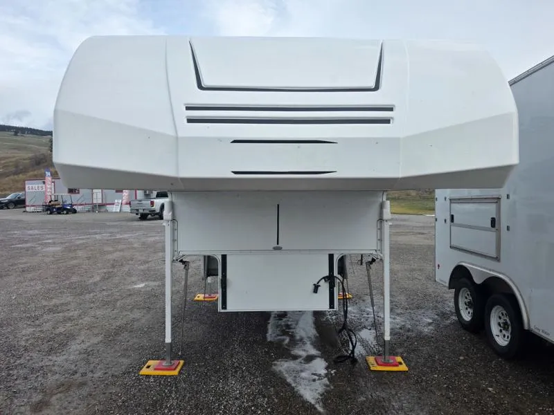 2023 Lance Lance Truck Campers Used    825 - Photo 3
