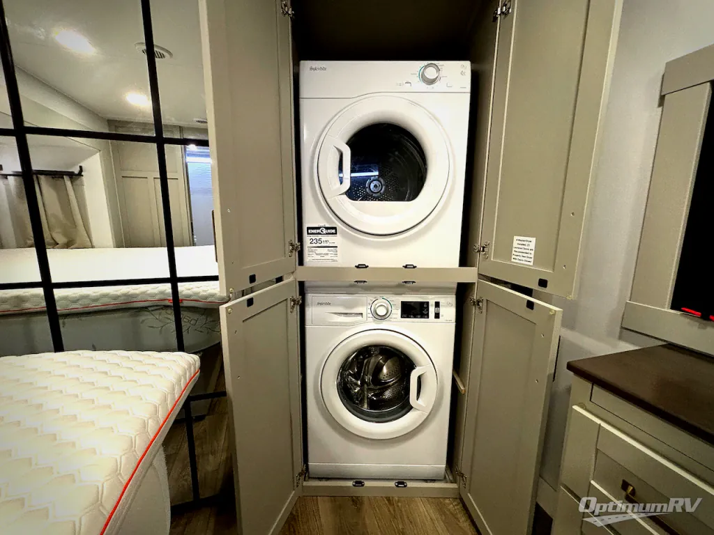 2025 Brinkley Model Z 3400, Photos photo 11