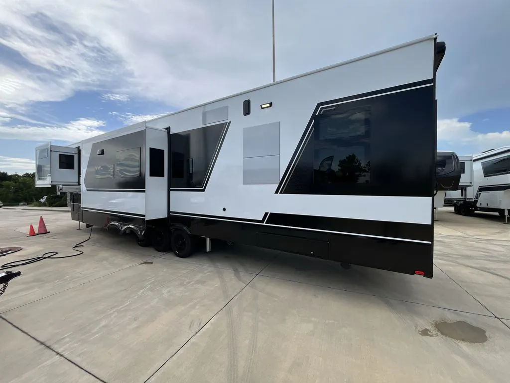 2027 Brinkley Model G 4170, Photos photo 5