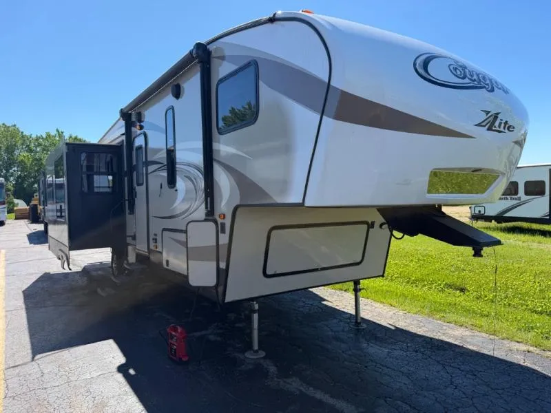 2016 Keystone RV Cougar X-Lite 29RES - Main photo