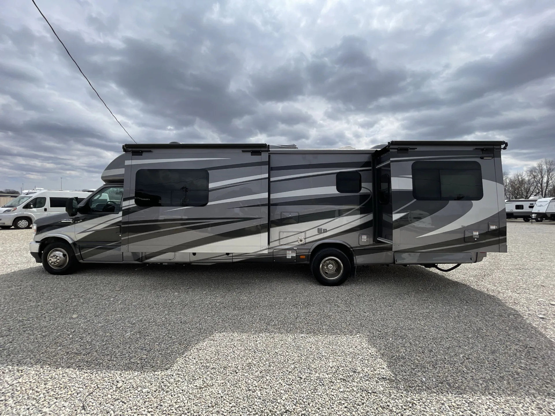 2021 Phoenix Cruiser 2910D - Photo 4