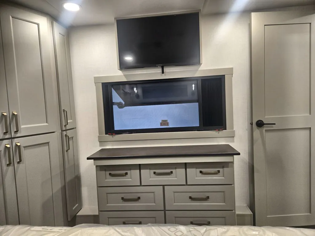 2026 Brinkley Model G 4170, Photos photo 40