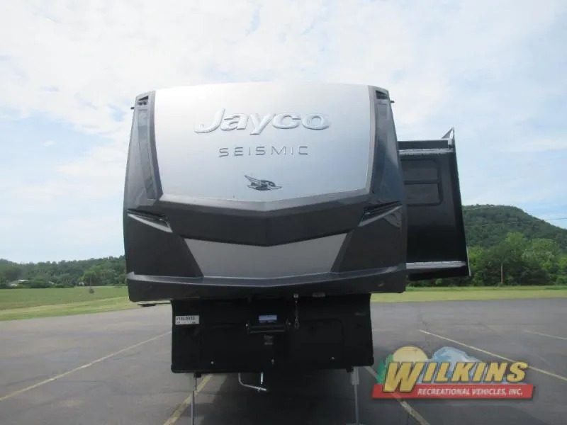2027 Jayco Seismic 395 - Photo 2