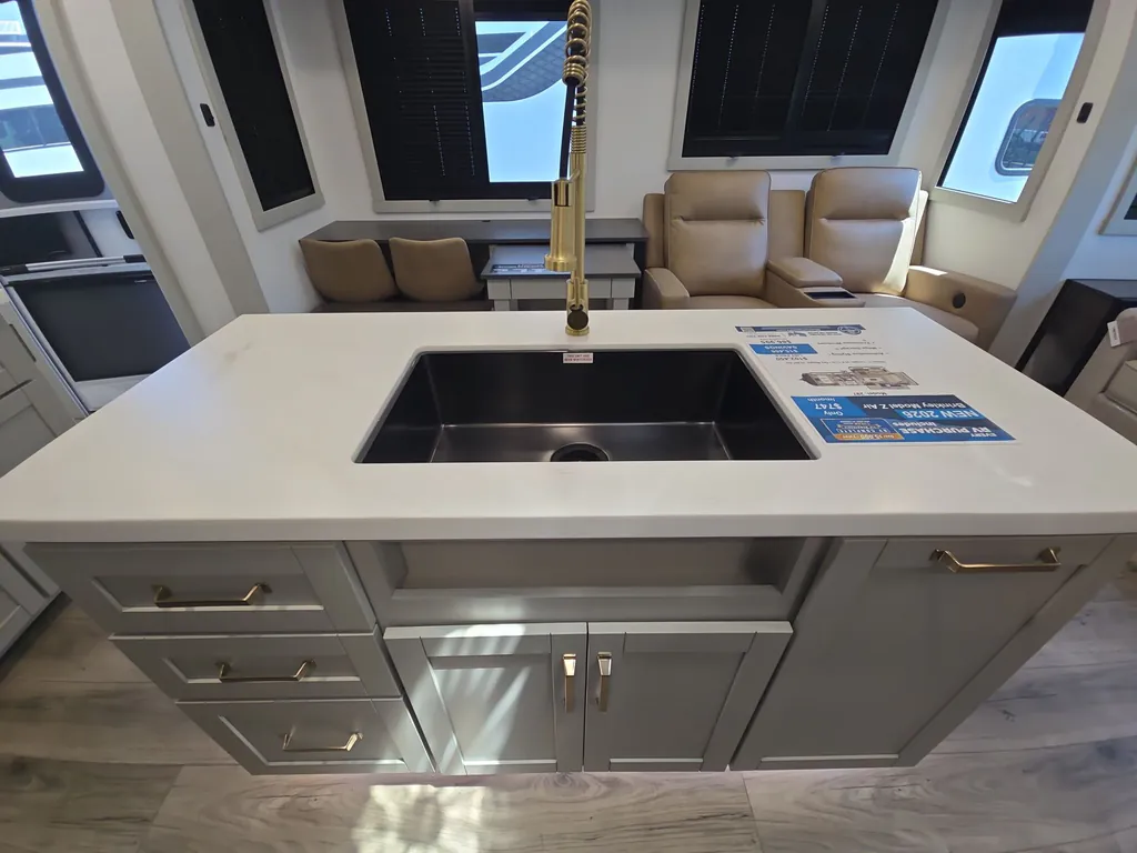 2026 Brinkley Model Z Air 297, Photos photo 16