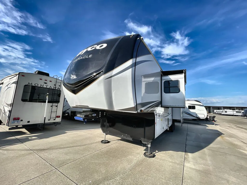 2026 Jayco Pinnacle 36FBTS, Photos photo 3