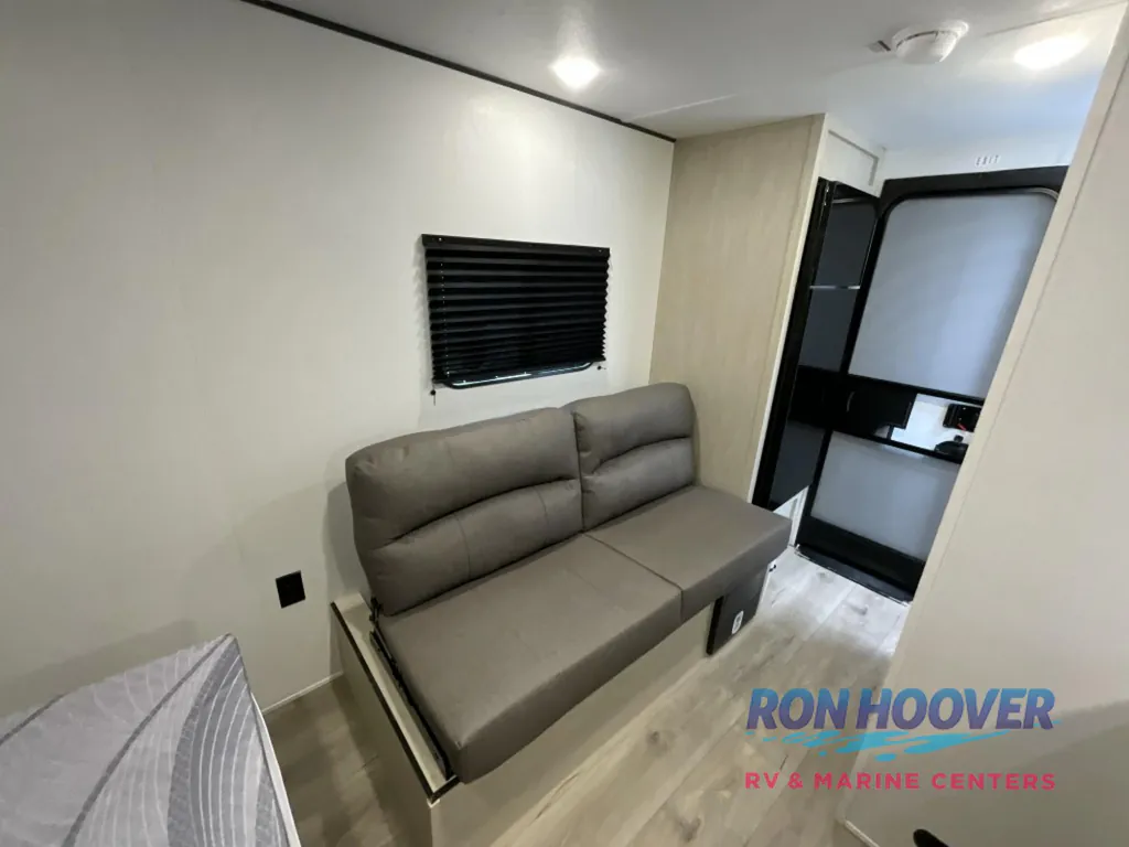 2026 Shasta Compact 17DB, Photos photo 14
