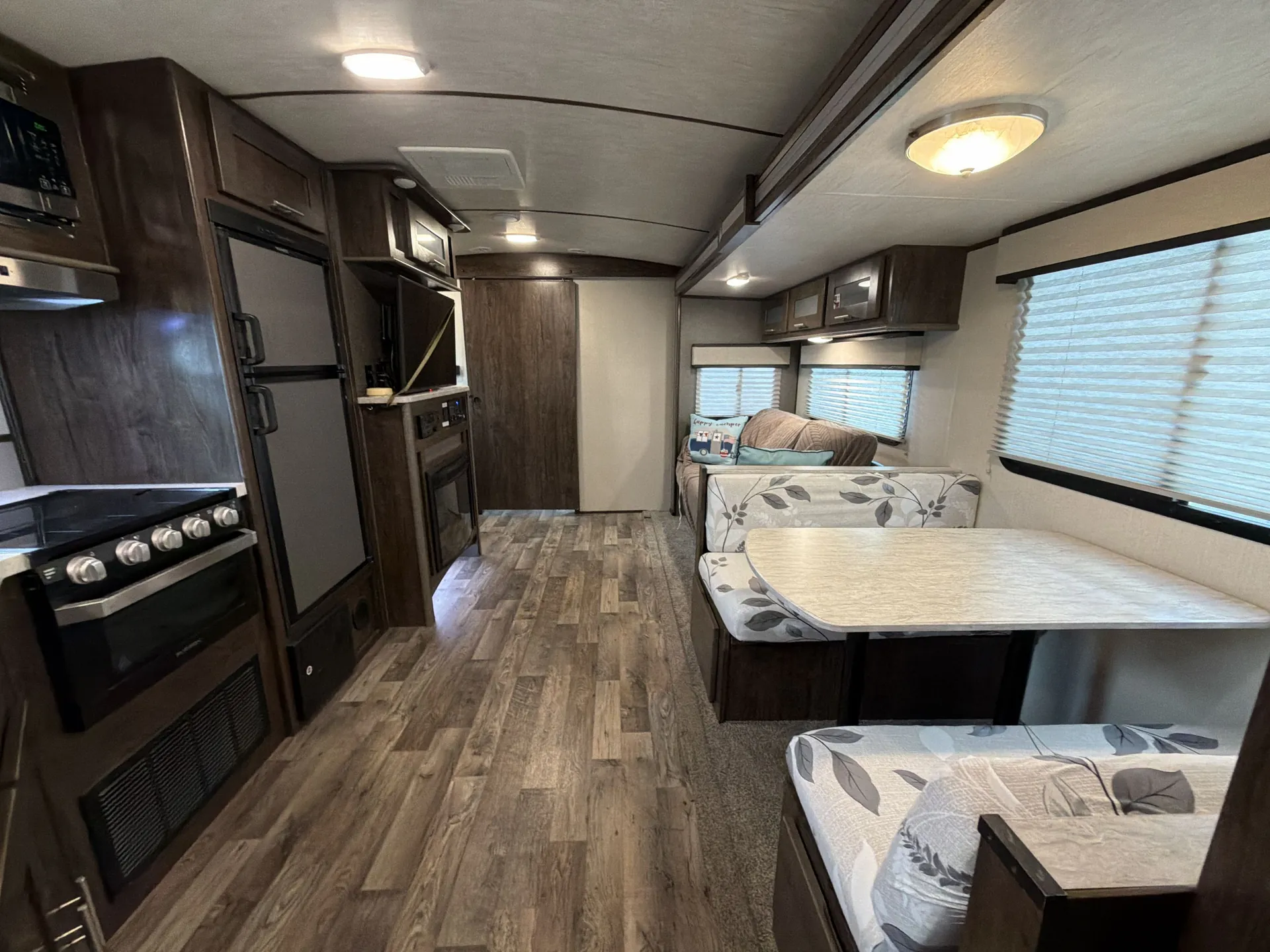 2018 Cruiser RV Radiance 25RB — living area main