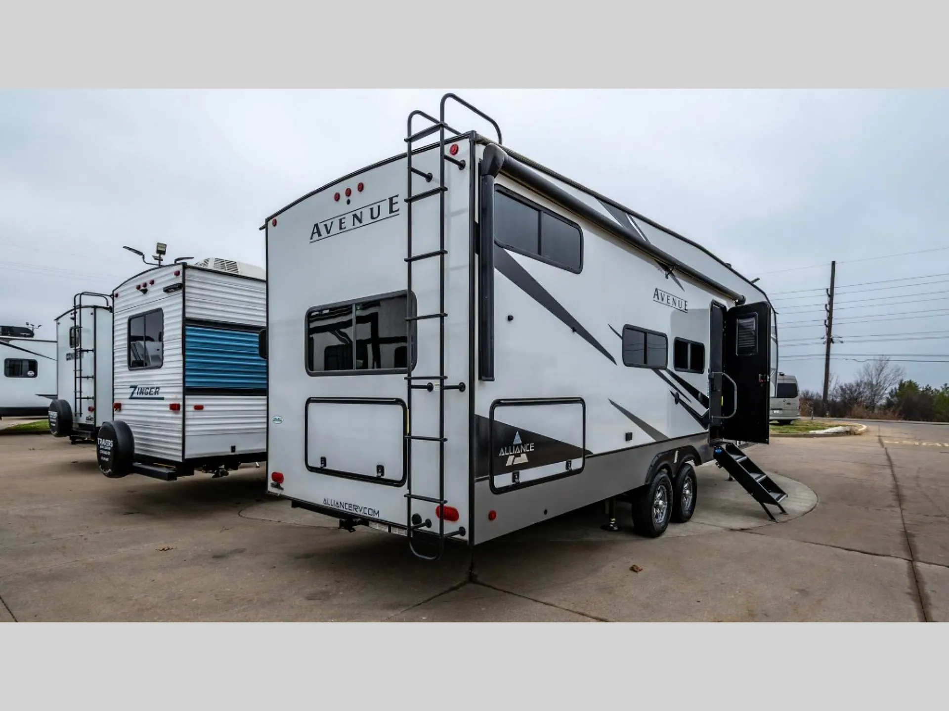 2023 Alliance RV Avenue 31BHS - Photo 4