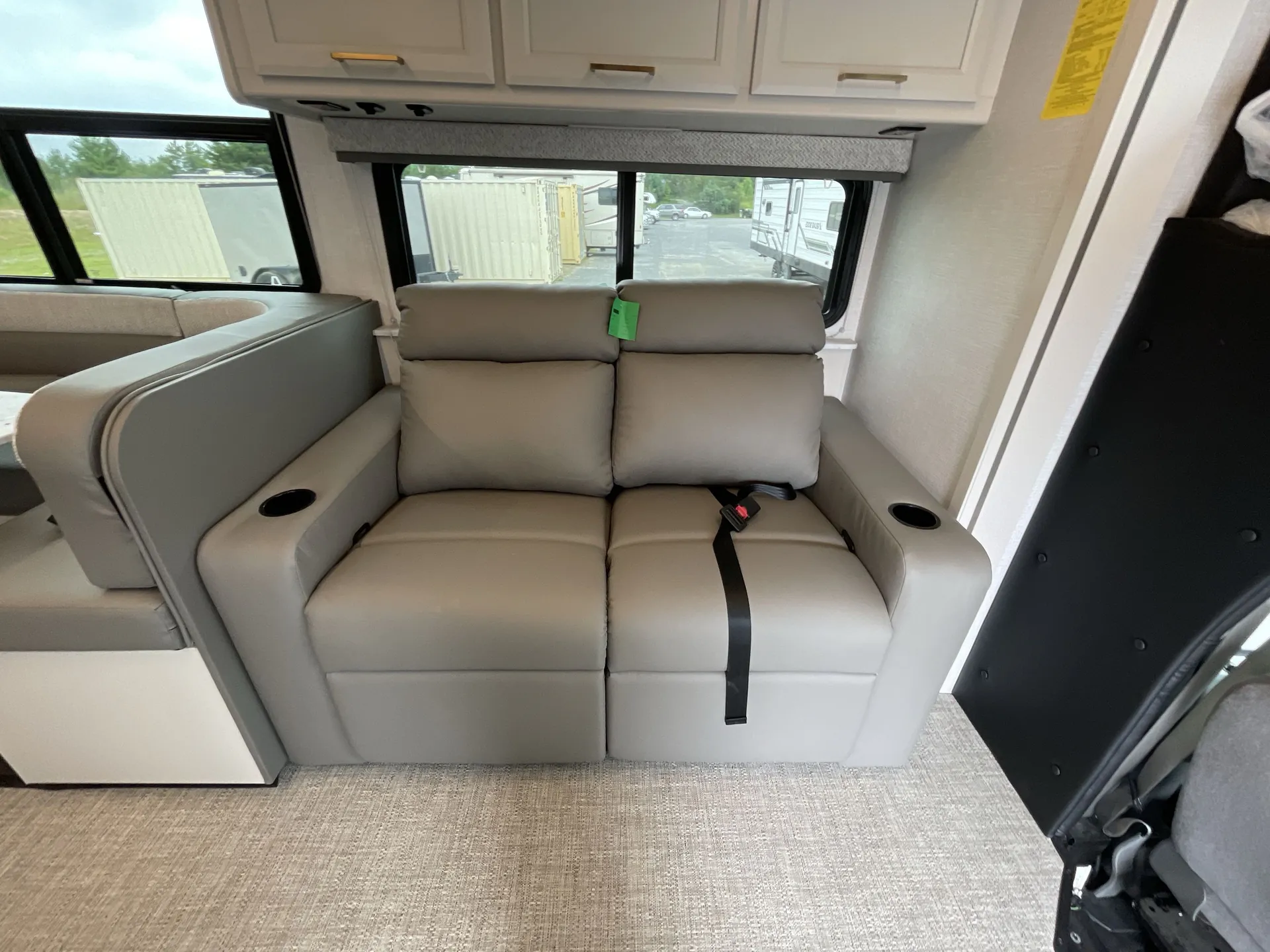 2026 Holiday Rambler Incline 29H — living area main