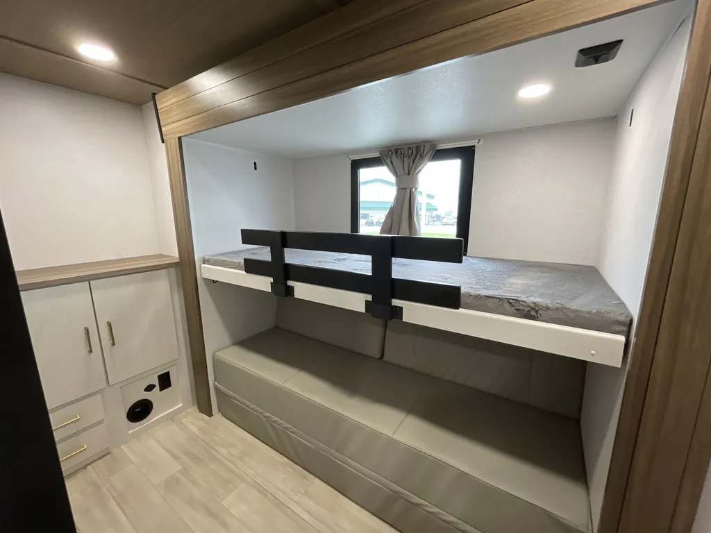 2027 Forest River Vibe 3400SB, Photos photo 10