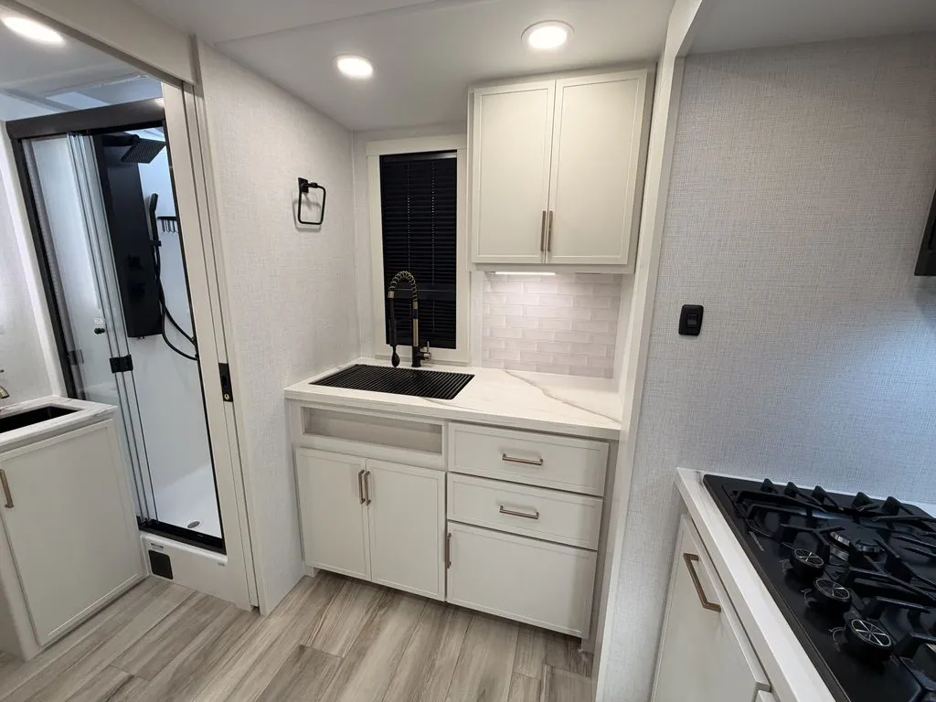 2026 Brinkley Model I 235, Photos photo 19