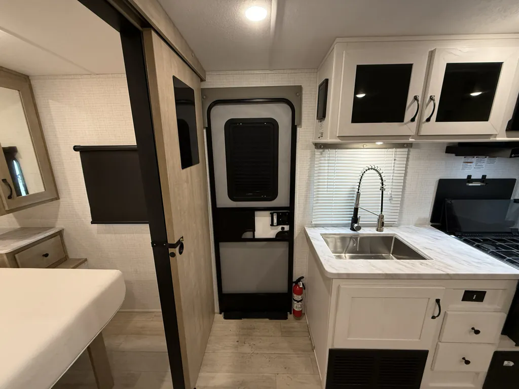 2025 Forest River Solaire 2420RBS, Photos photo 8