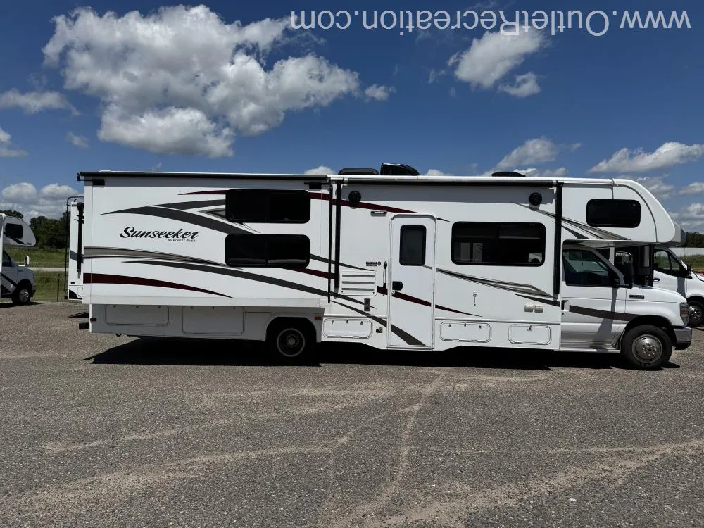 2017 Forest River Sunseeker 3170DS - Photo 3