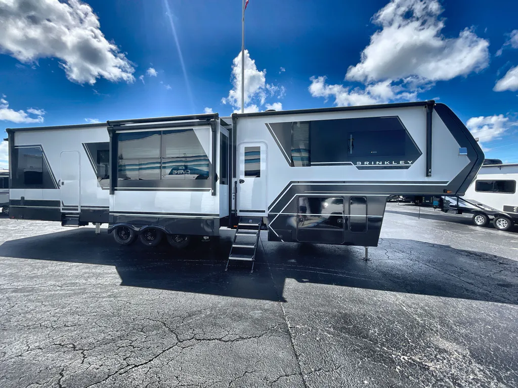 2024 Brinkley Model G 4000, Photos photo 5