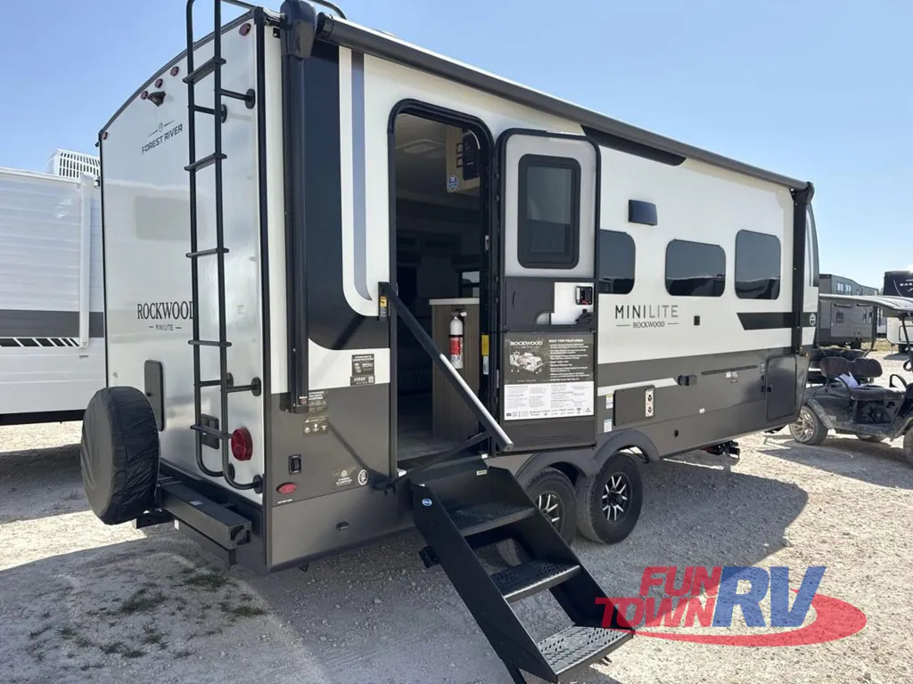 2027 Forest River Rockwood Mini Lite 2205S, Photos photo 5