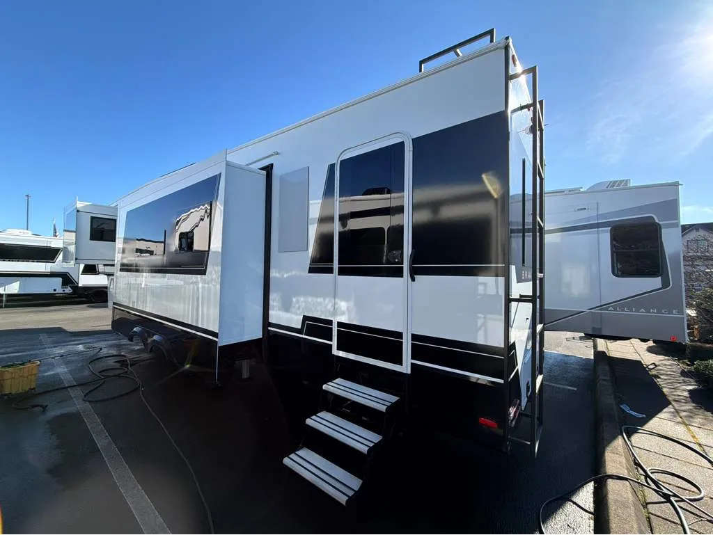 2026 Brinkley Model Z 3515, Photos photo 9