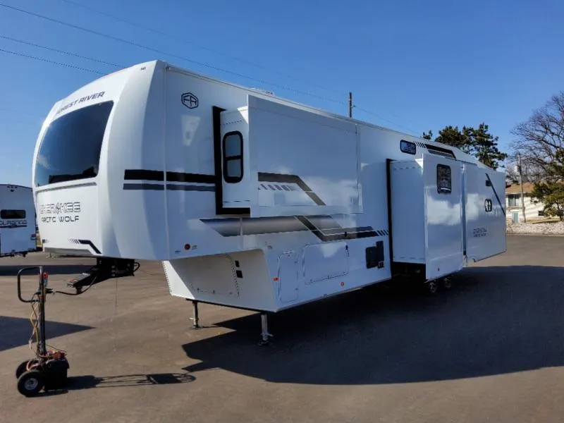 2026 Forest River Cherokee Arctic Wolf 3650SUITE - Photo 3