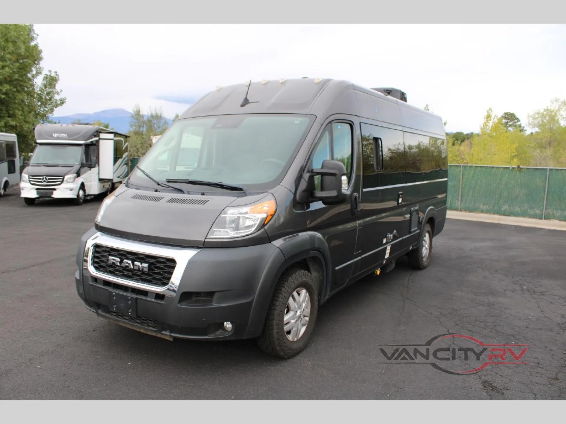 2023 Thor Motor Coach Twist 2JB - Photo 2