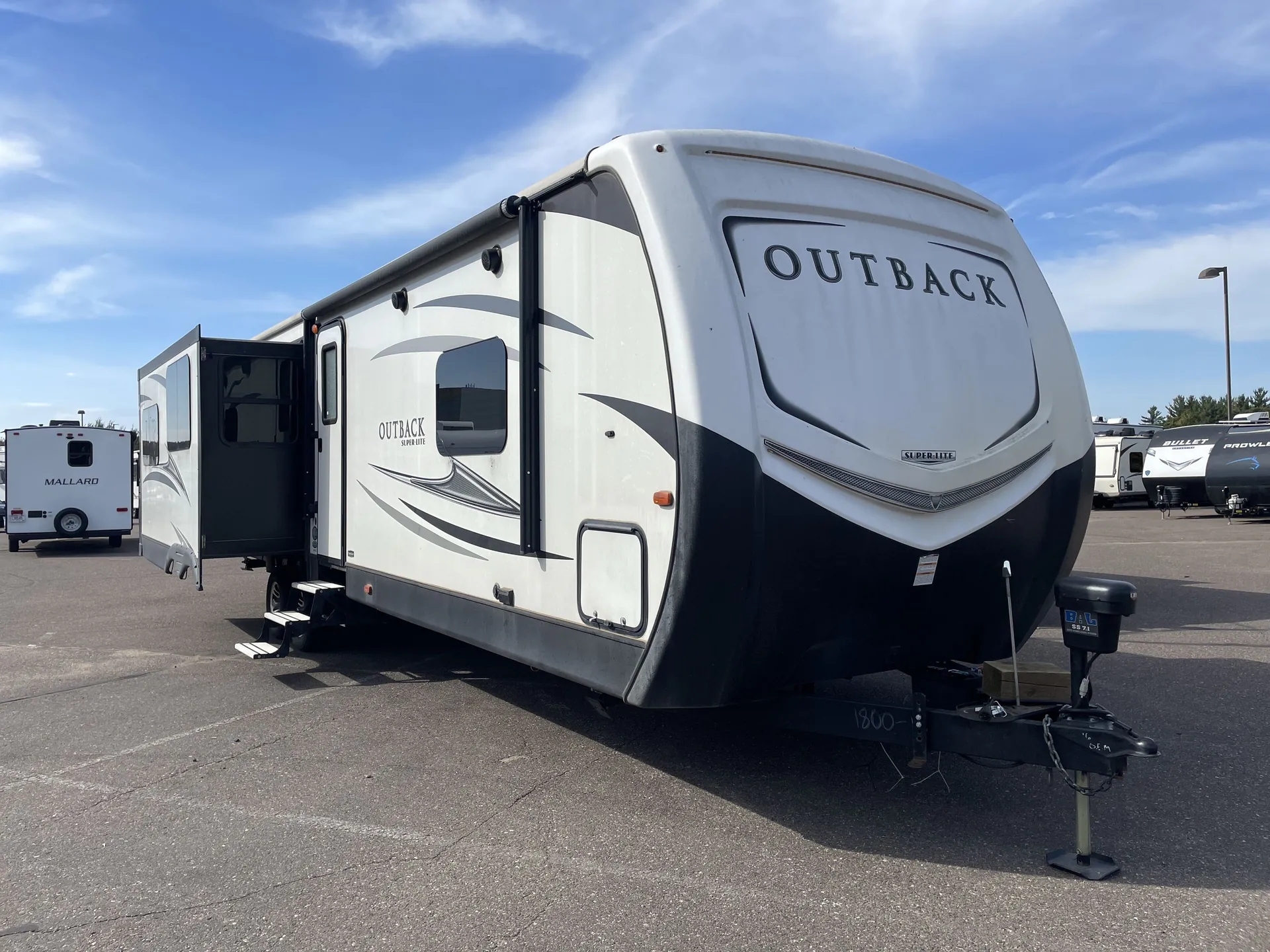 2017 Keystone Outback 328RL - Photo 2