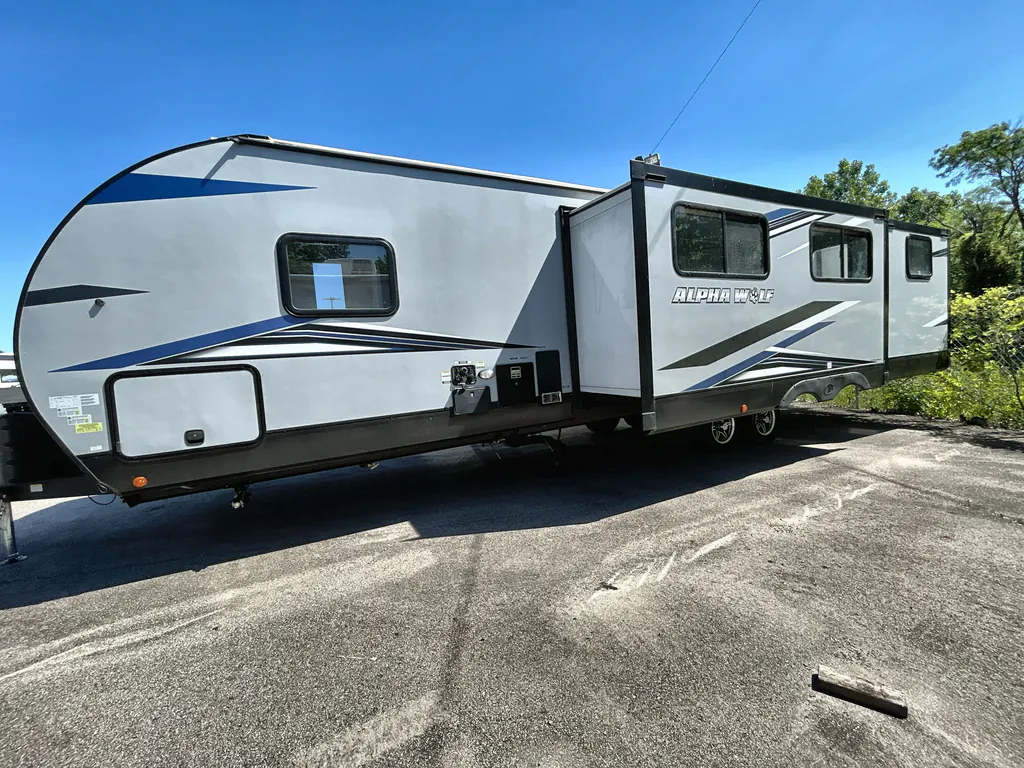 2022 Forest River Cherokee Alpha Wolf 33BH-L, Photos photo 6
