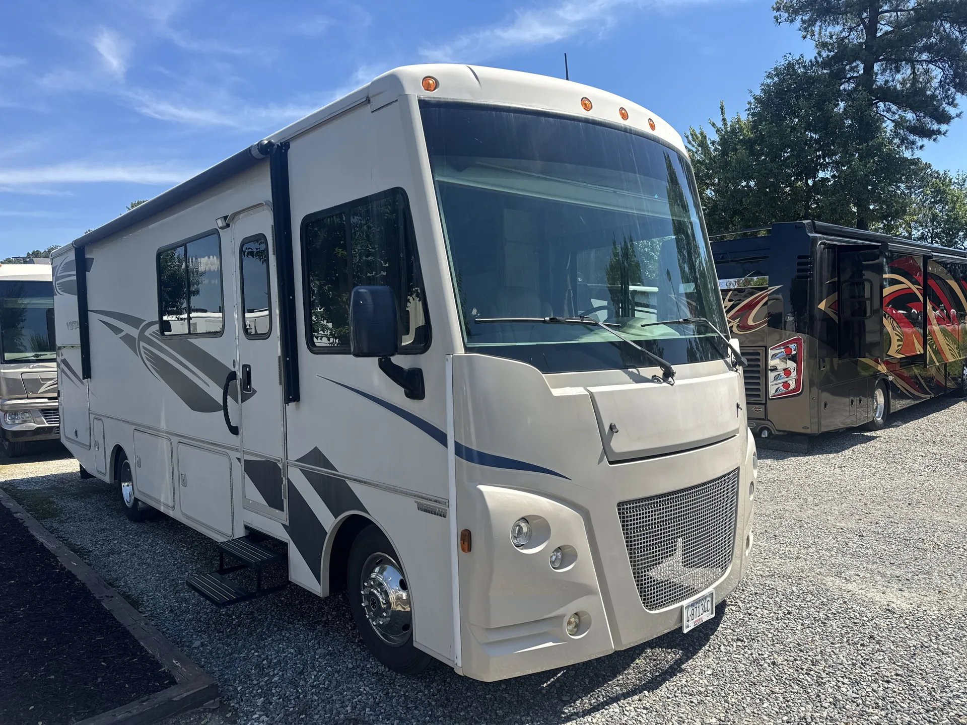 2017 Winnebago Vista 29V - Photo 2